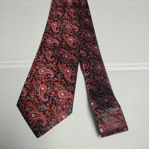 ❤️NWOT TRUE FORUM ~ 100% Silk Tie ~ Paisley Red Black Gray ~ Hand Made - Picture 1 of 6